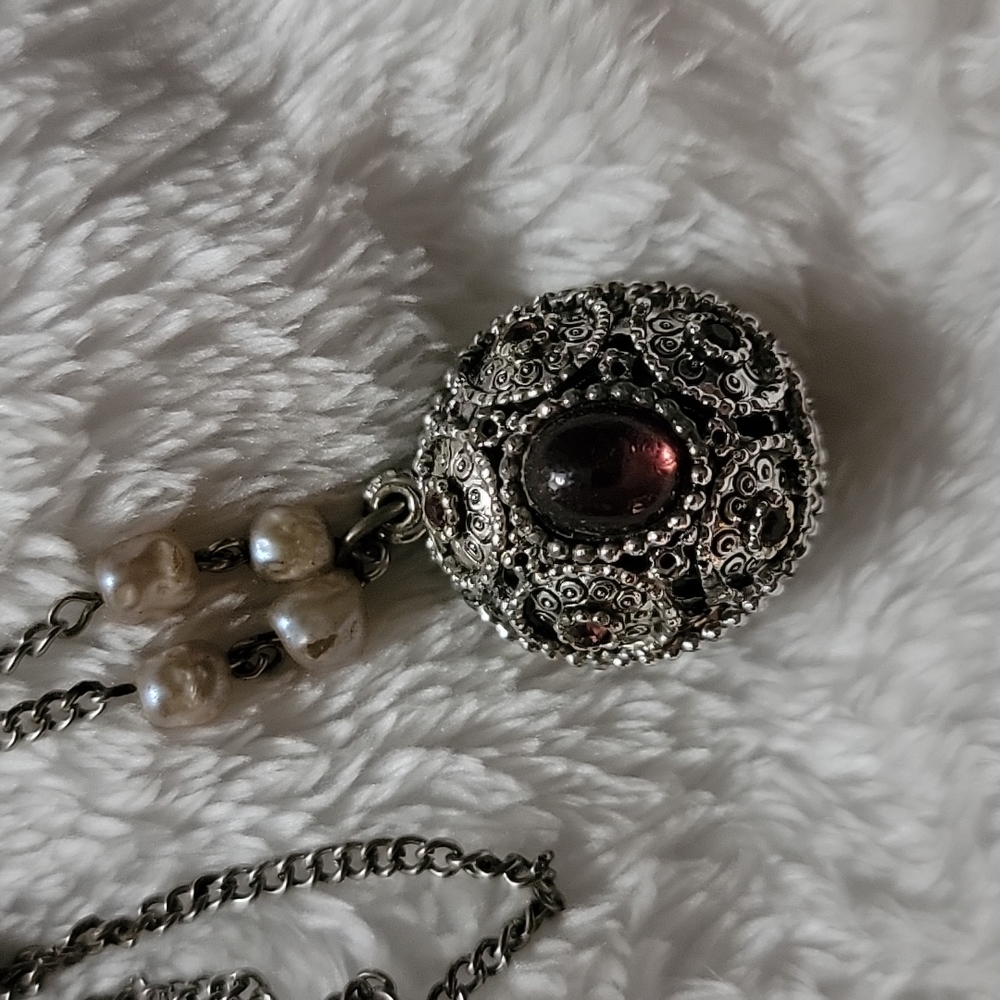 Amethyst and pearl necklace